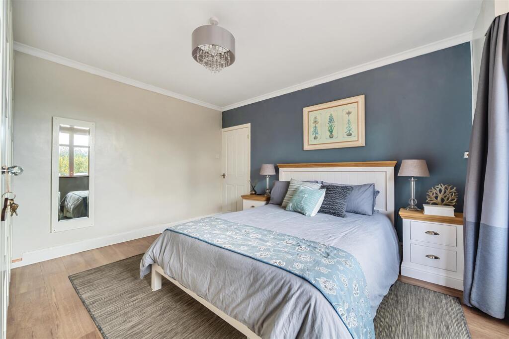 All Oaks Bungalow, Cathiron