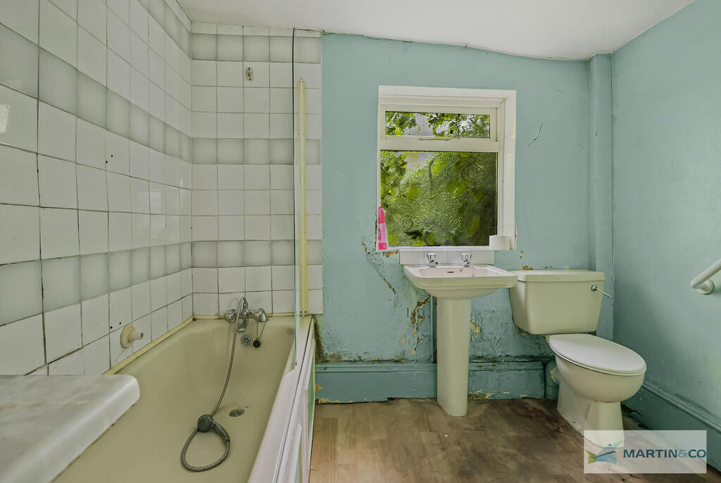 11_32709_watermar...