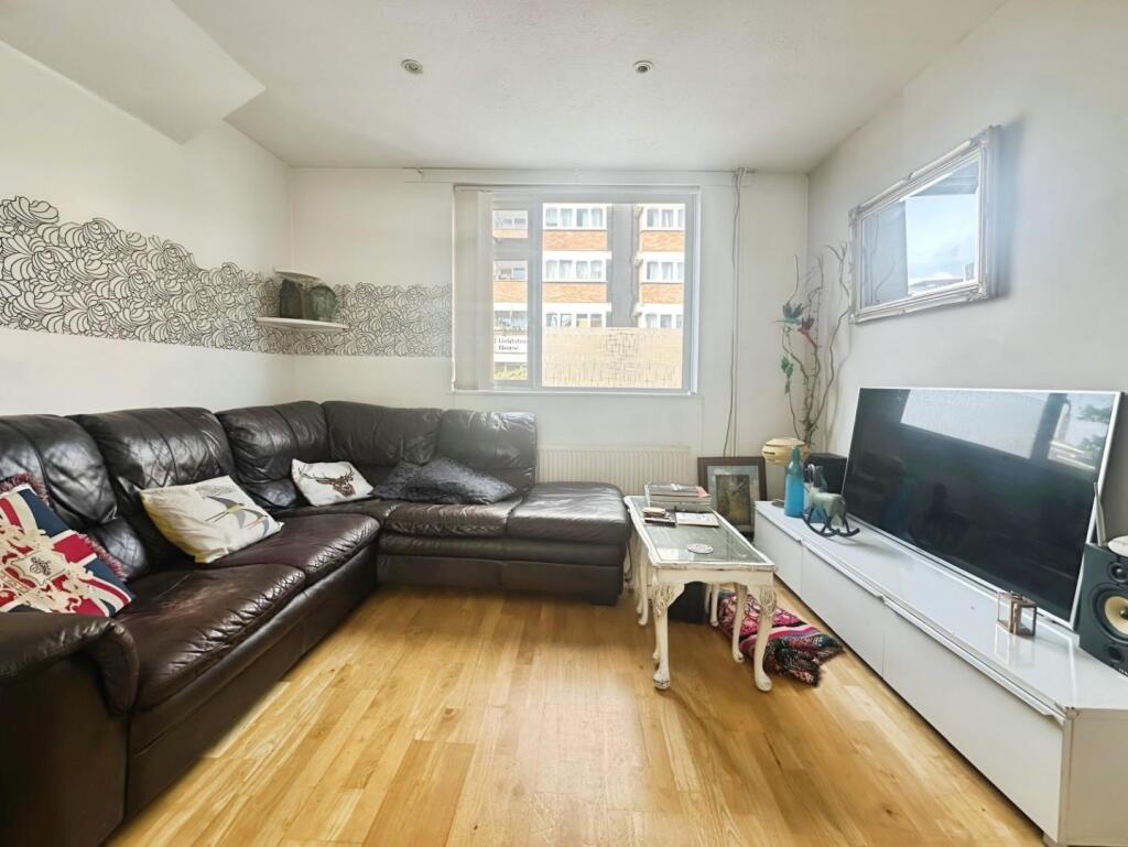 LivingRoom2.jpg