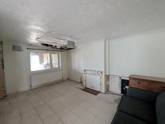 174392 SMK104677 IMG 04 0000 Max 656x437 T202505221158.jpeg