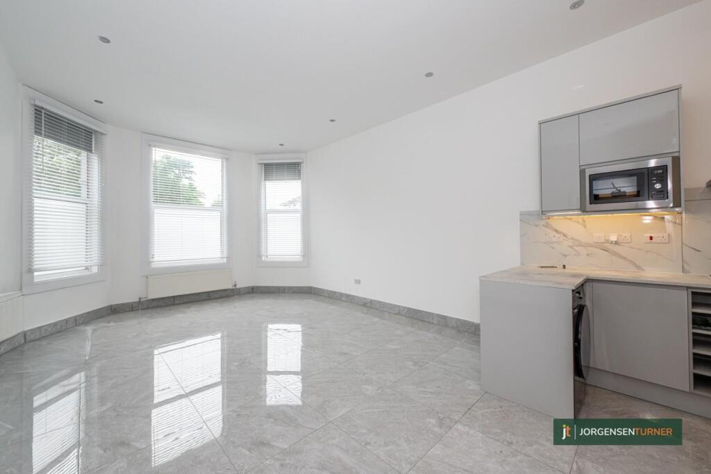 Shoot Up Hill 2@100-001 LR - JT.jpg