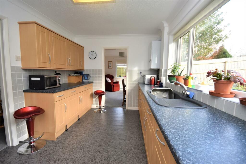 Kitchen..JPG
