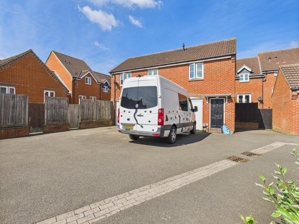 CAM01338G0-PR0120-STILL001