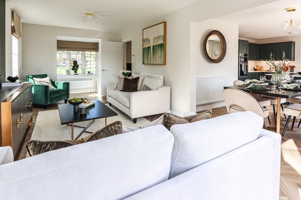 Lounge into dinin...