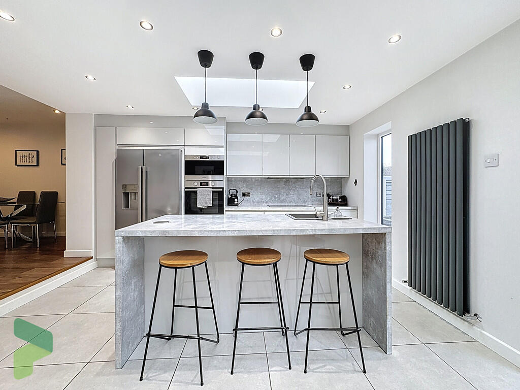 Fitted kitchen 