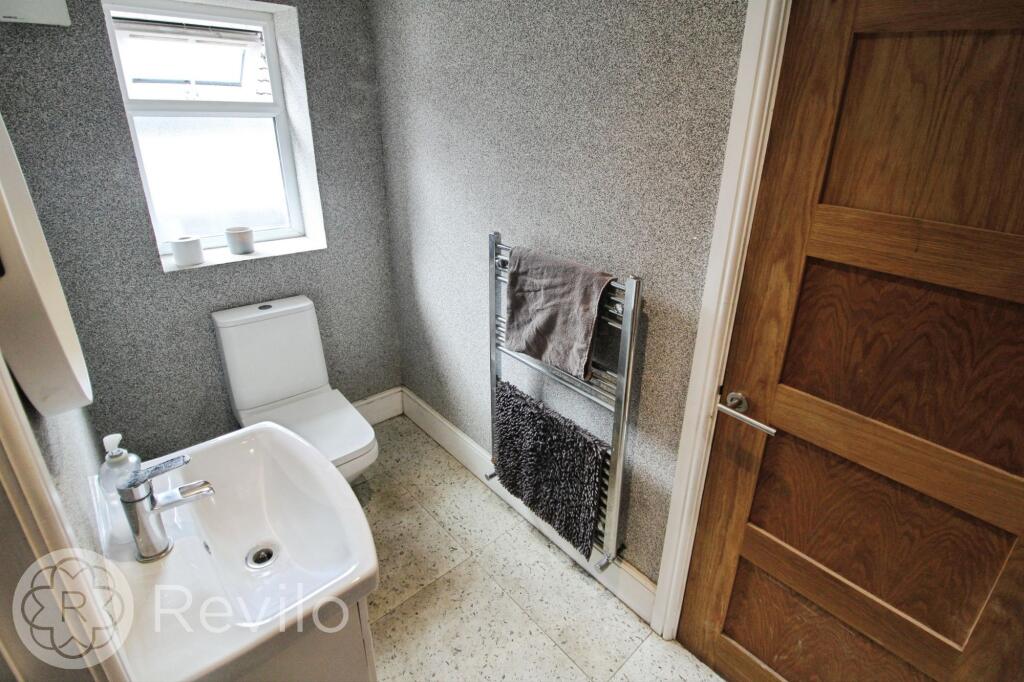 Jack&amp;Jill Bathroom