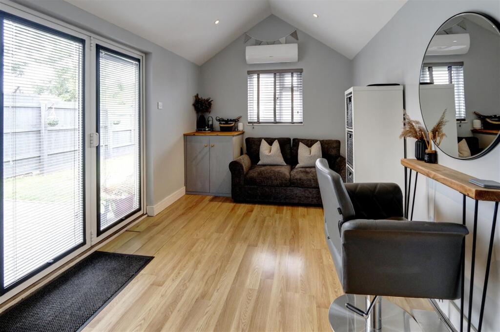 Family Room or Bedroom 4.jpg