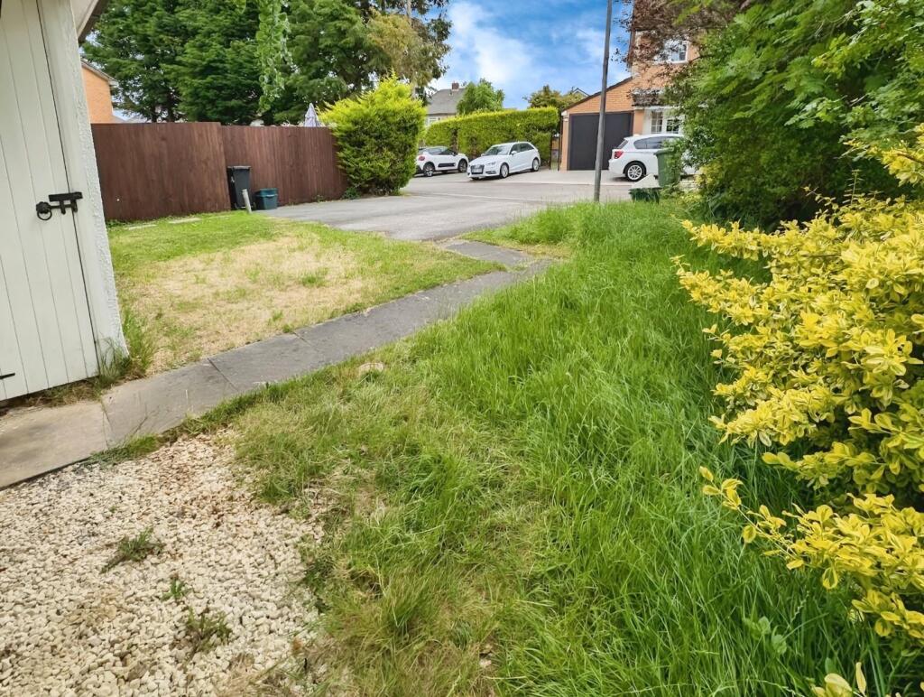 e5ff9524-front 20garden.jpg