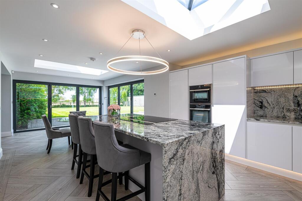 BROOK-FARM-KITCHEN-1.jpg