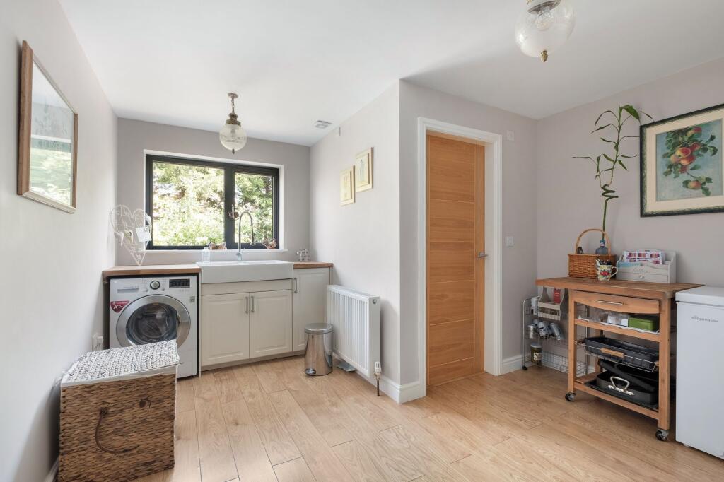 FIRST FLOOR UTILITY AND W/C