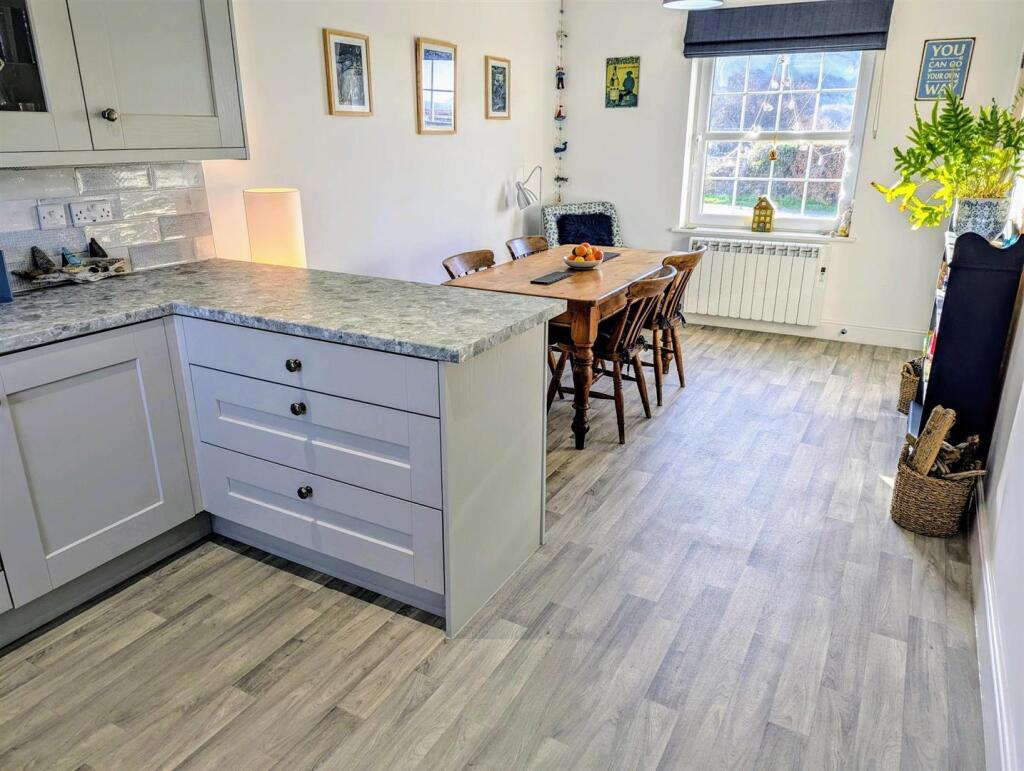 Kitchen dining room