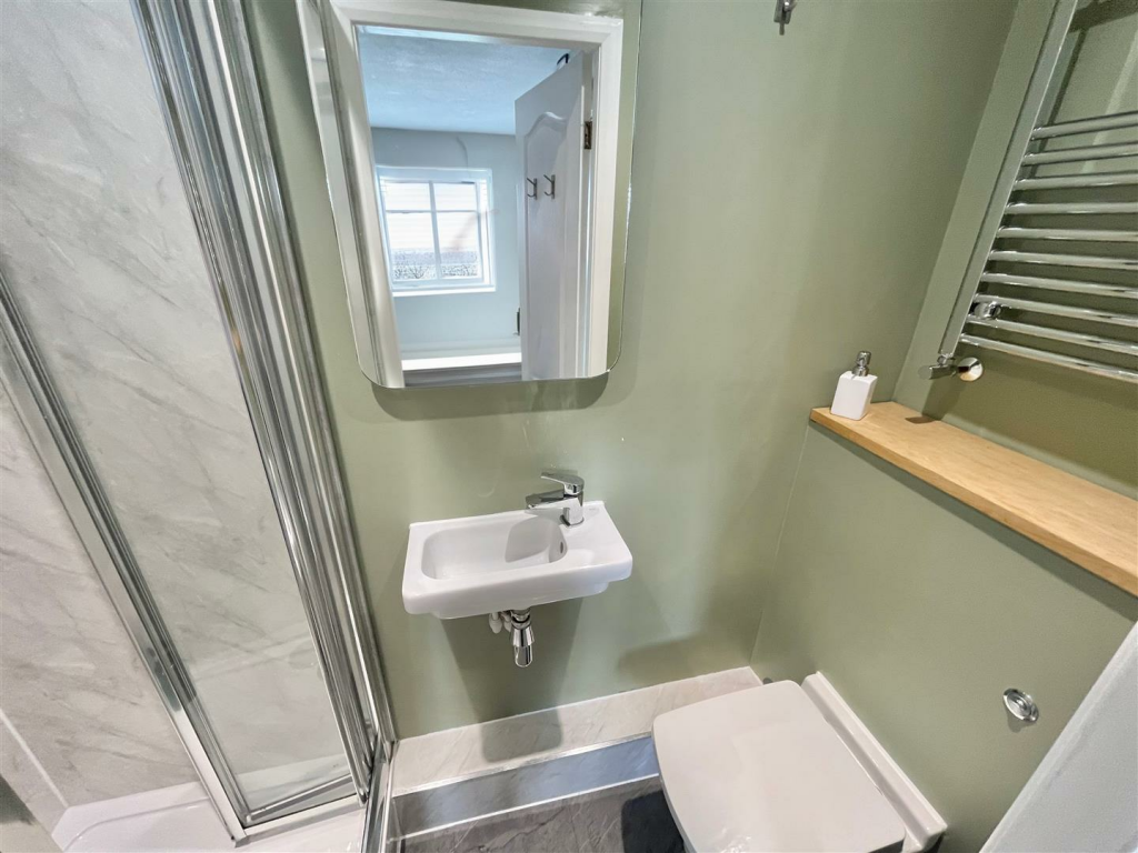 En Suite Shower Room