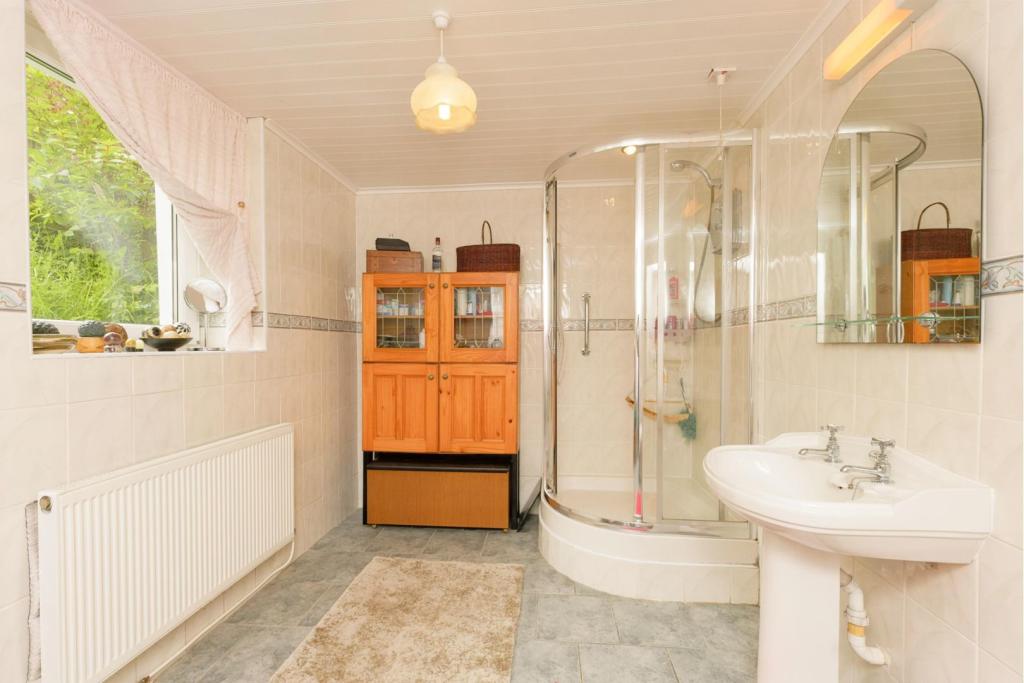 Downstairs Bathroom