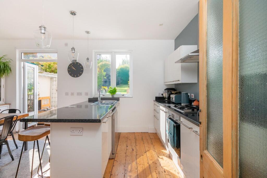 1B1R6BN - Kitchen Diner G.jpg