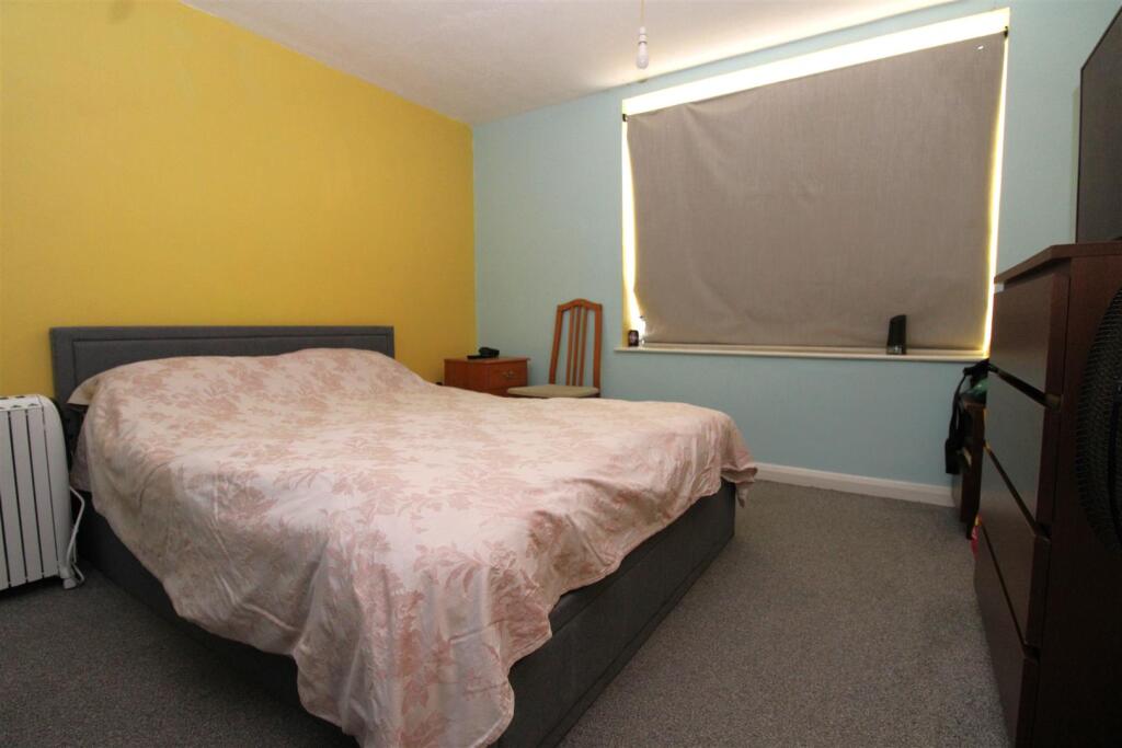 Bedroom 2.JPG