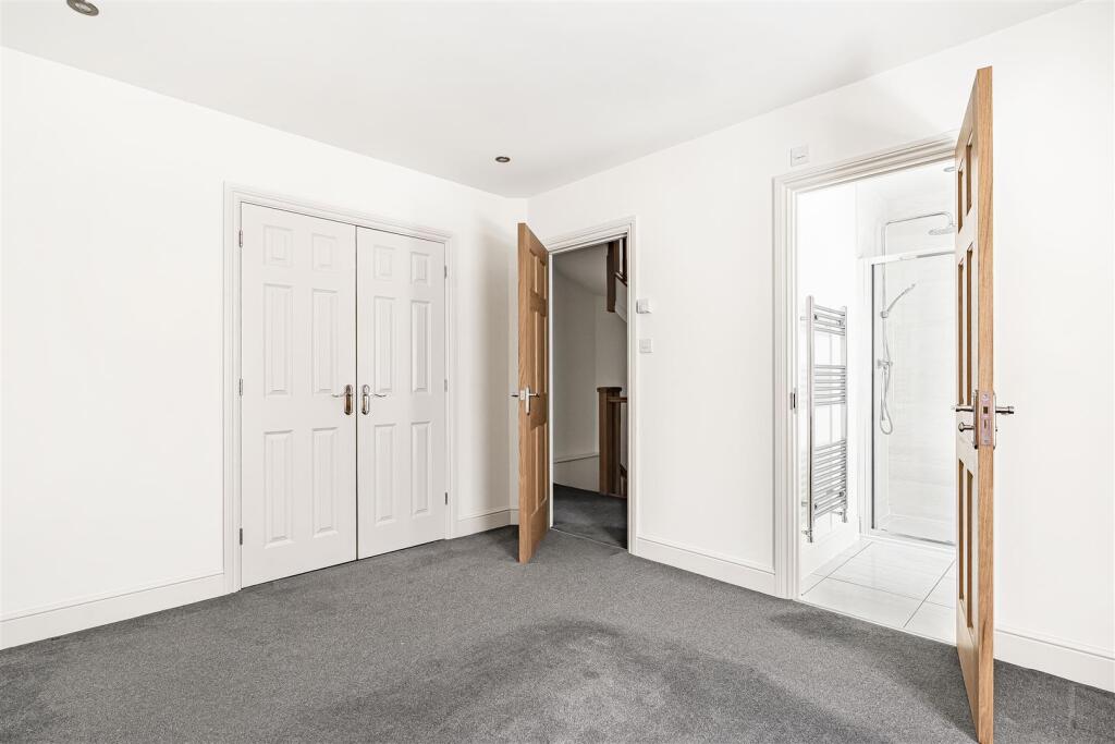 3 Chantry Lane, Towcester (15).JPG