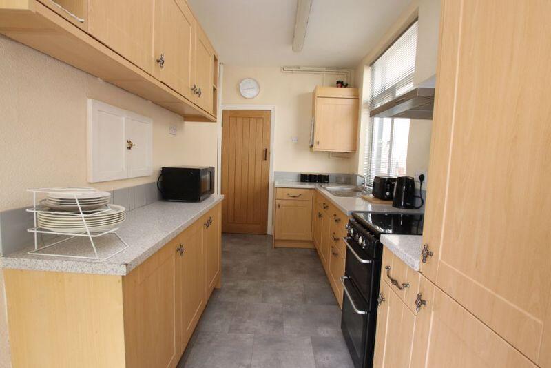 Kitchen photo 2