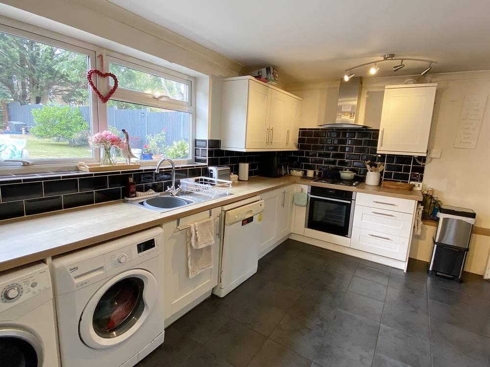 kitchen1.jpg