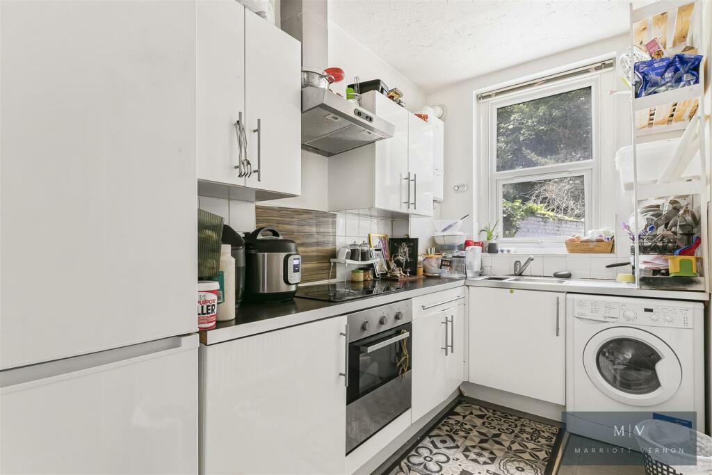 Birdhurst Rise Marriott-6.jpg