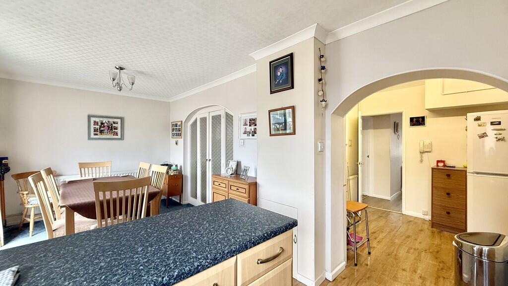 Kitchen/dining ro...