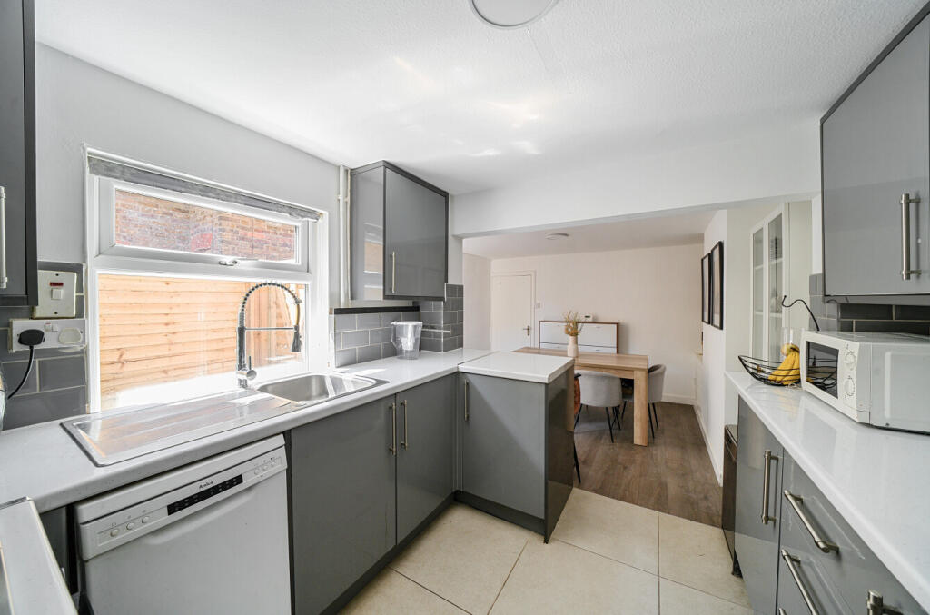 4-68235ac83098c-1...