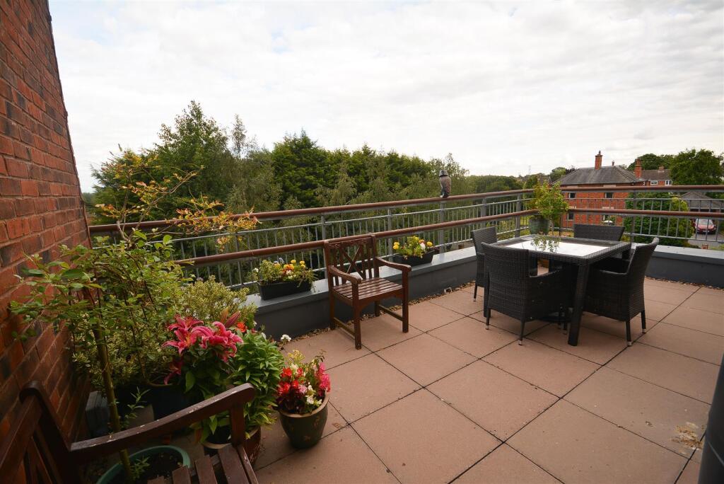 Patio off residents lounge.jpg