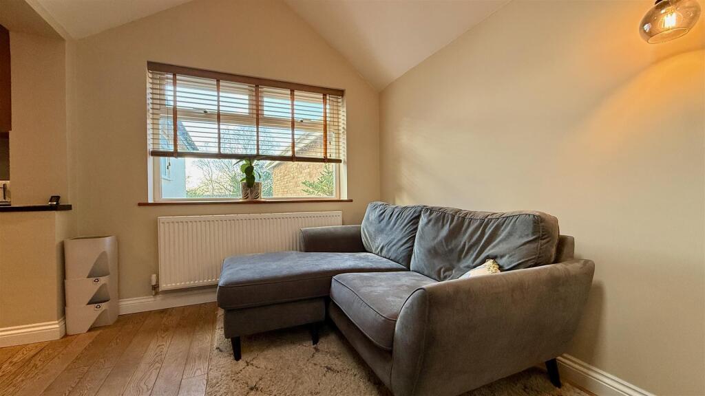 seating area kitchen