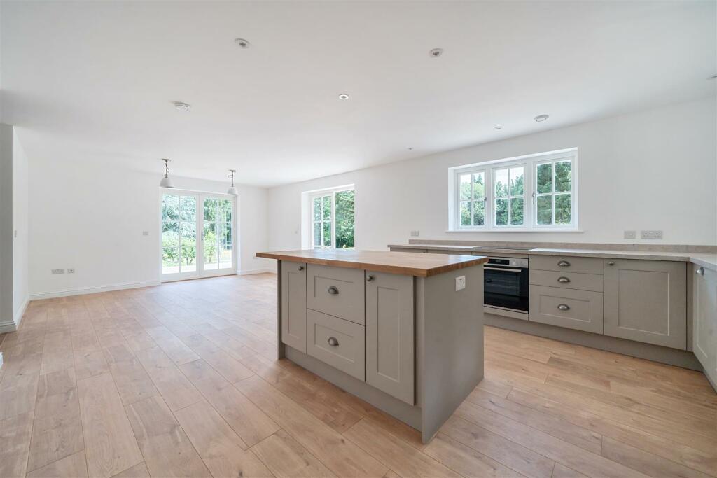 kitchen open plan dining and breakfast.jpg