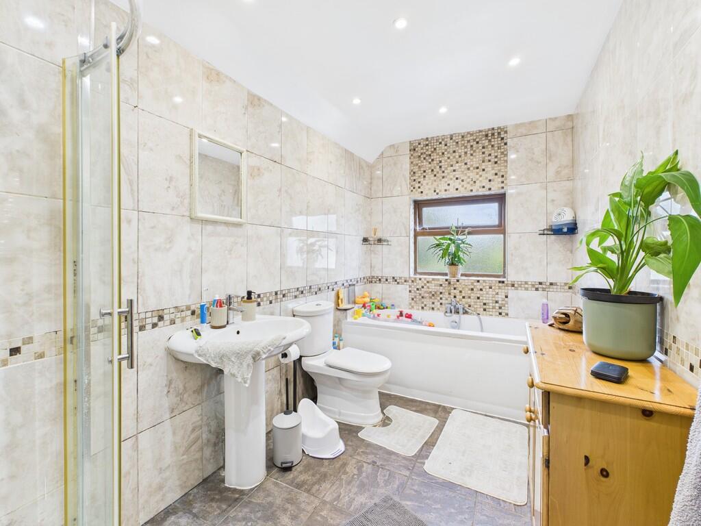 CAM04578G0-PR0028...