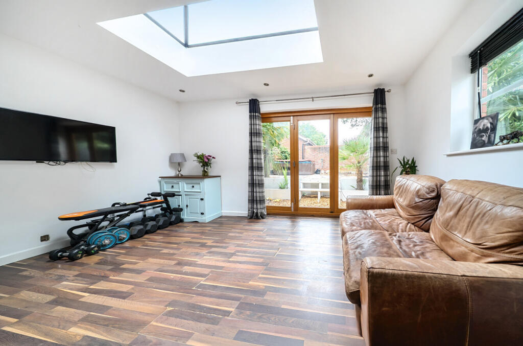 1336713-6-68a733a...