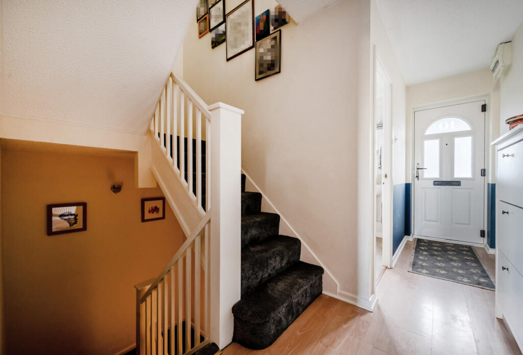 1395153-10-695bea...