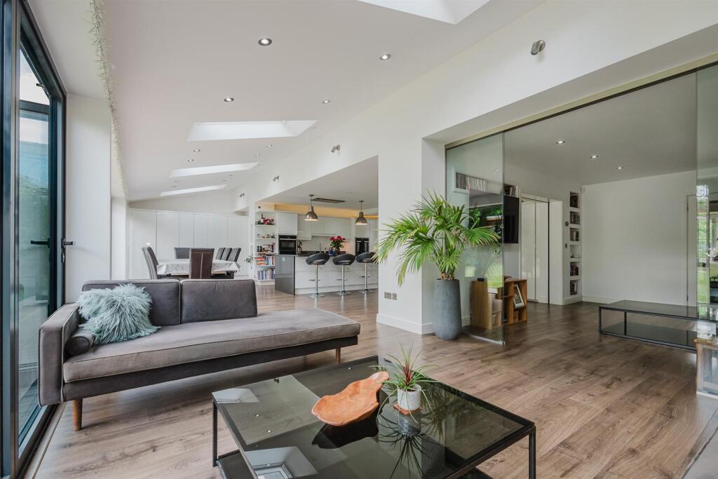 Live In Dining Kitchen