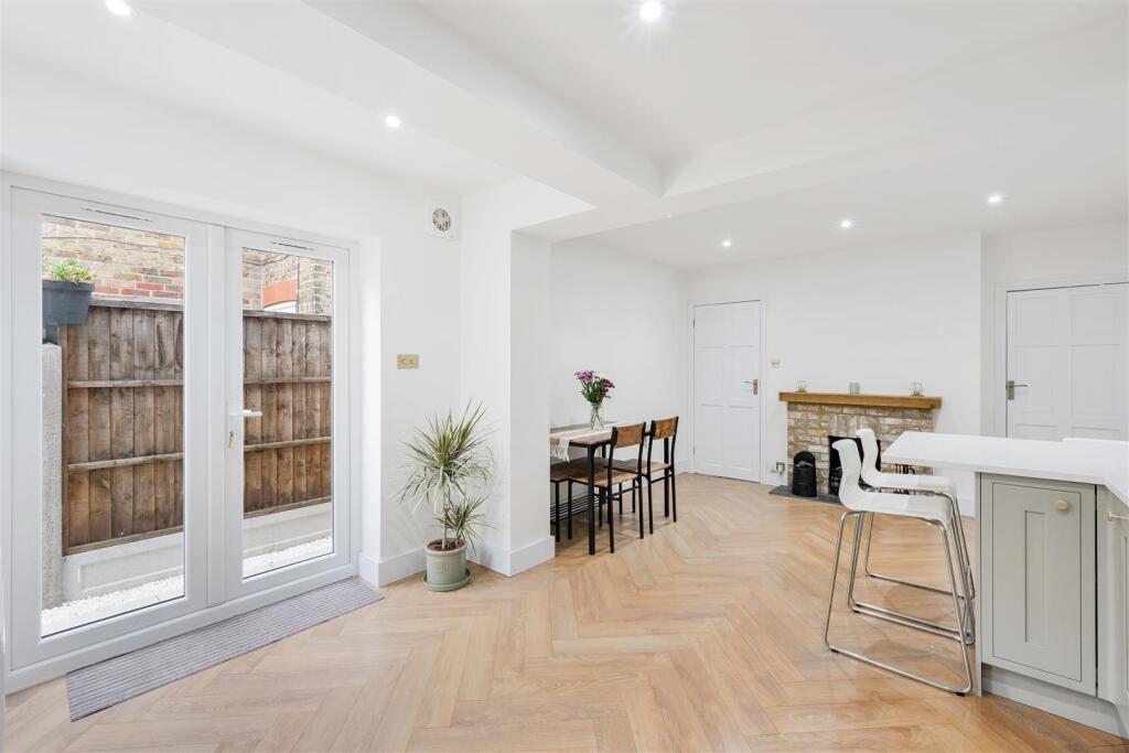 MIDDLE LANE (13).jpg