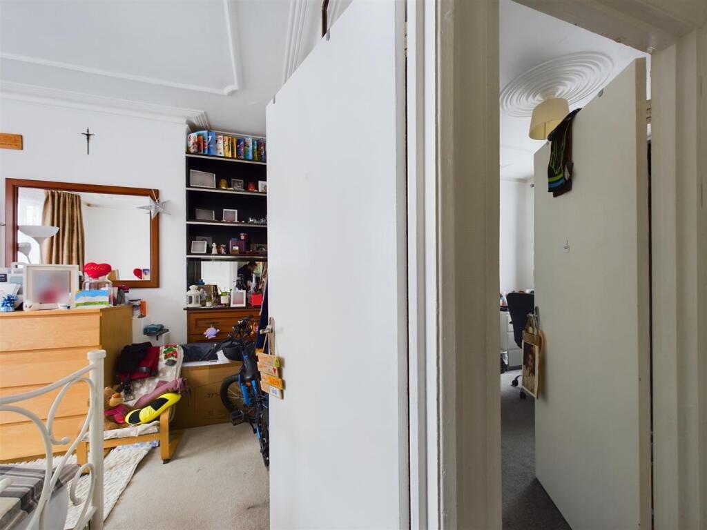 CAM01358G0-PR0129-STILL006.jpg