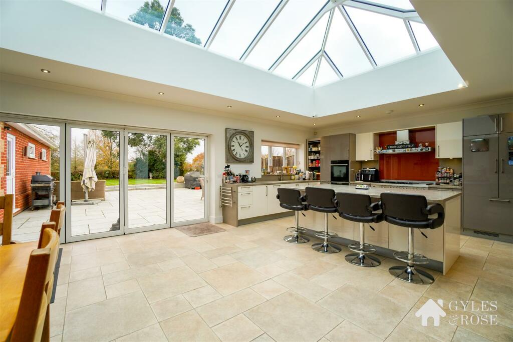 Kitchen/Dining