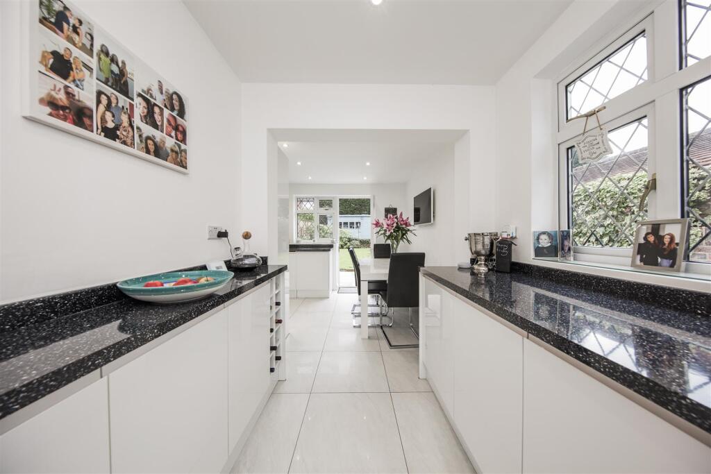 Kitchen/Breakfast Room