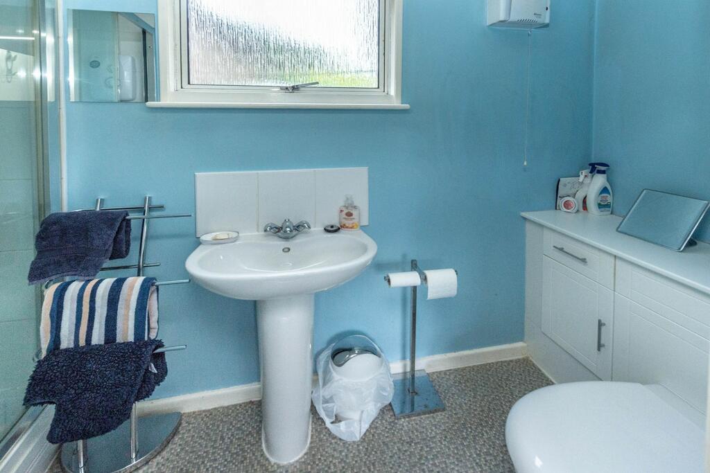 DOWNSTAIRS SHOWER ROOM