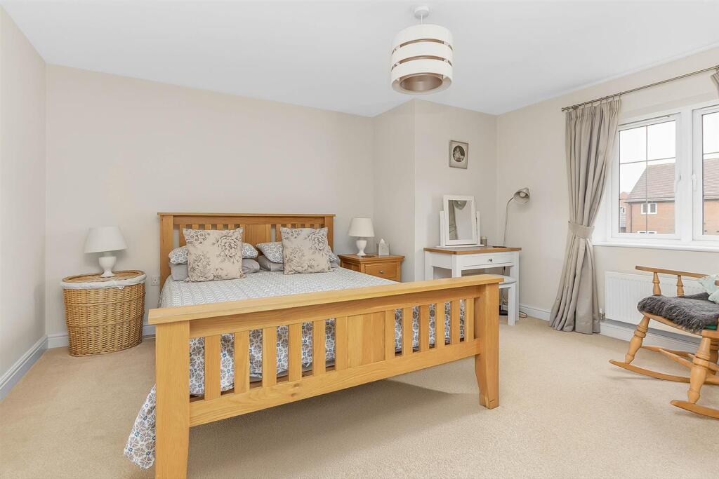 4 Buttercup Close, Lutterworth (35).jpg
