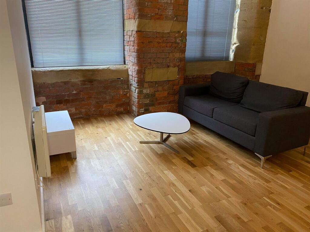 Lounge / Kitchen
