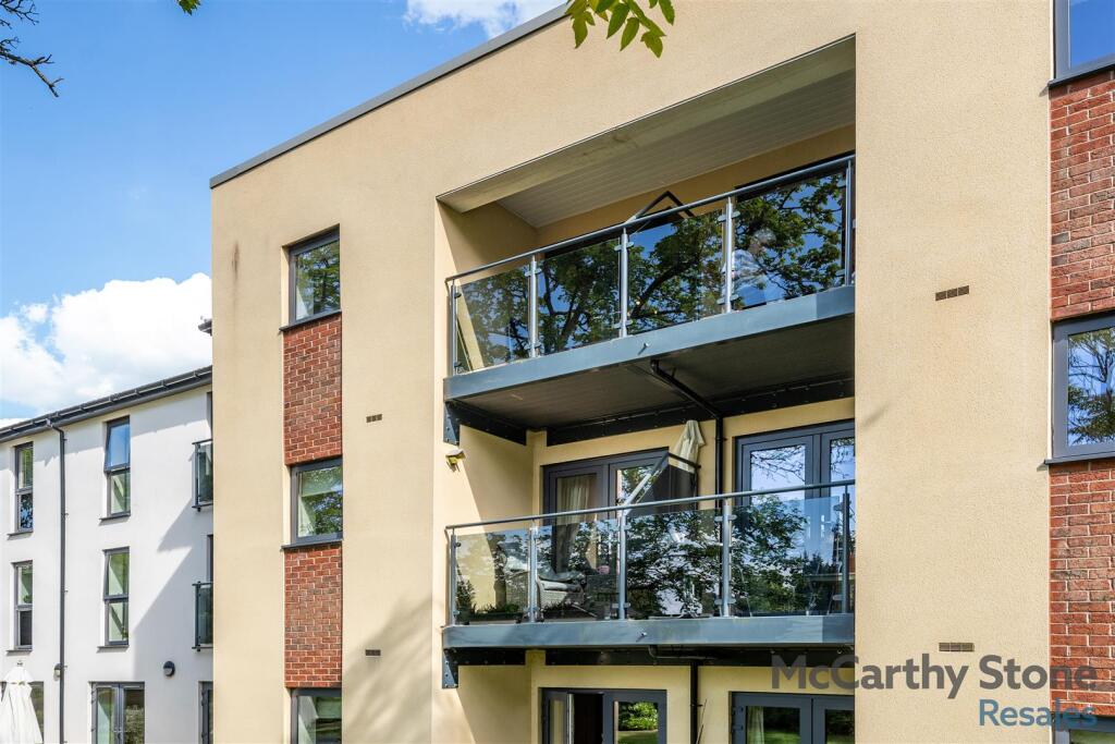 8647830-exterior10.jpg