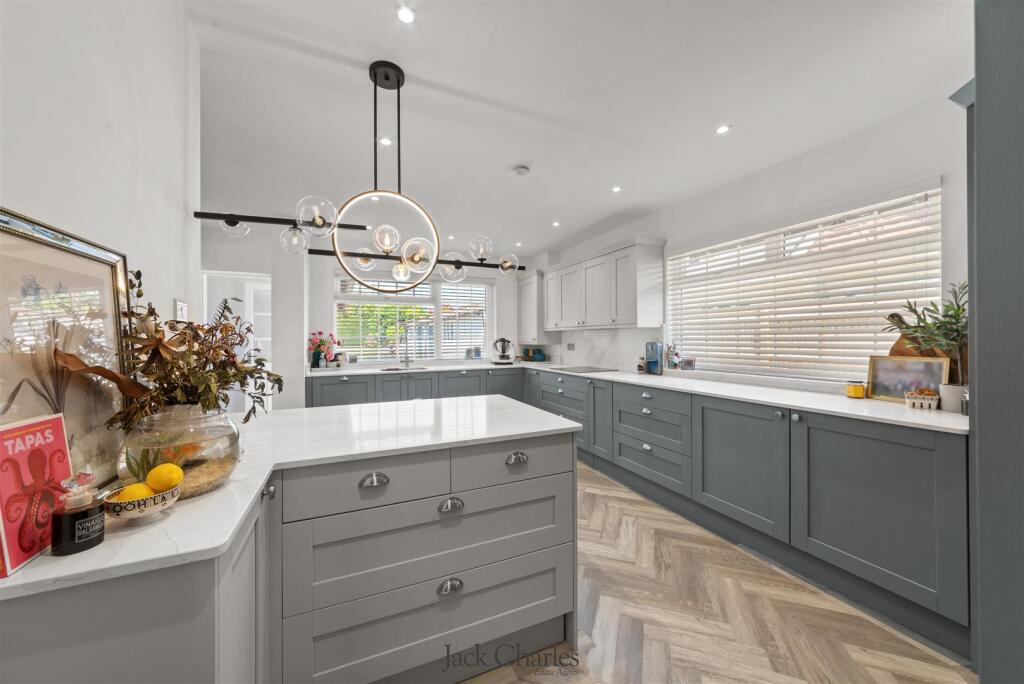 177 Hadlow Road 16.jpg