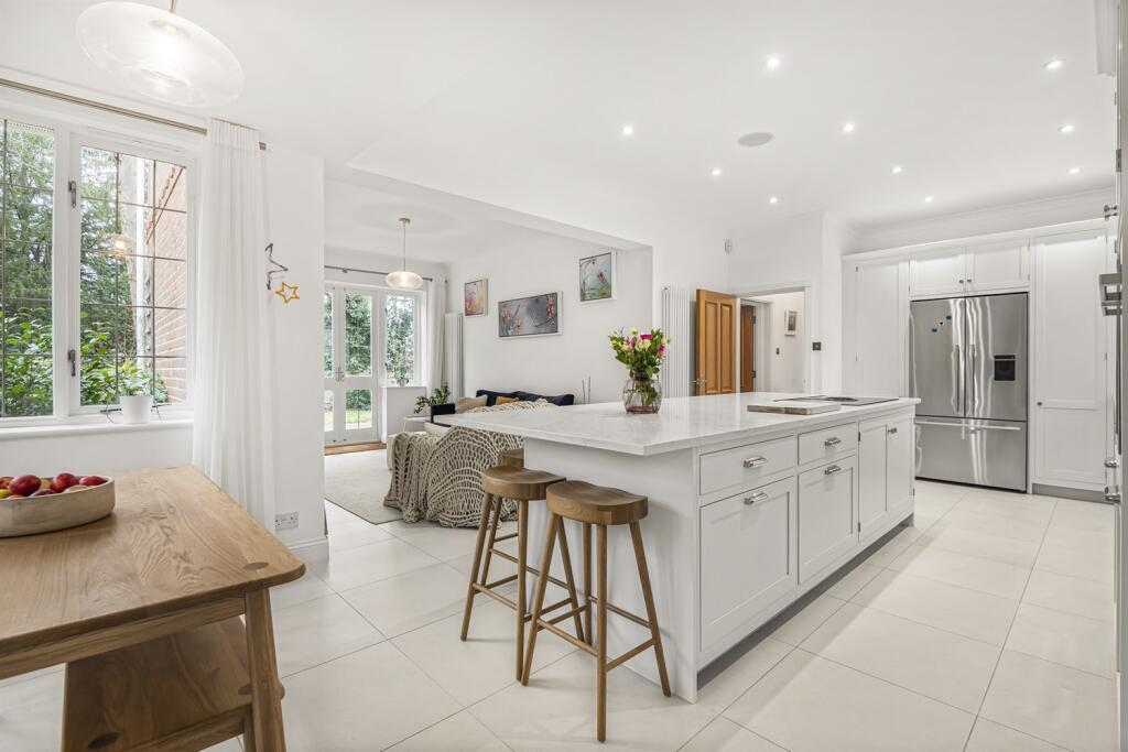 Kitchen/Breakfast/Fa