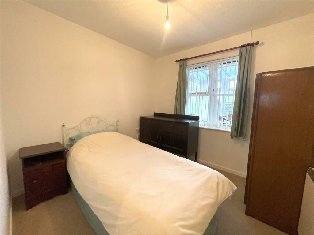 Bedroom 2.jpg