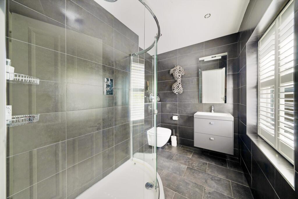 Guest en-suite
