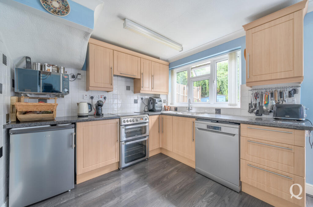 70d12379-4777-4b3...