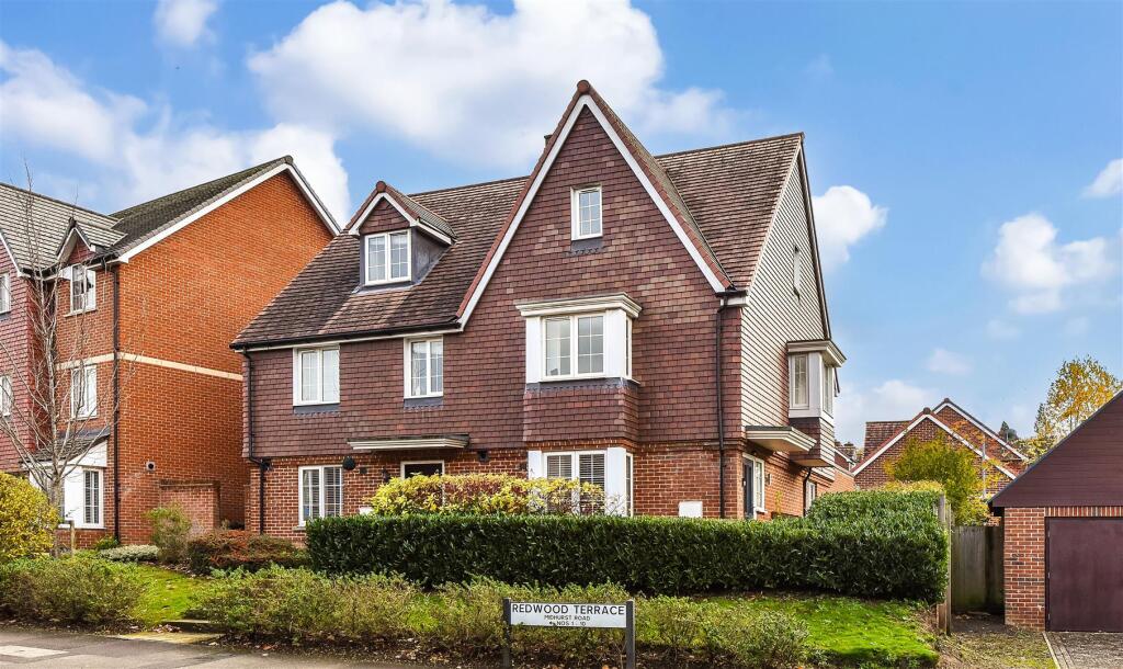 Midhurst Road, Liphook