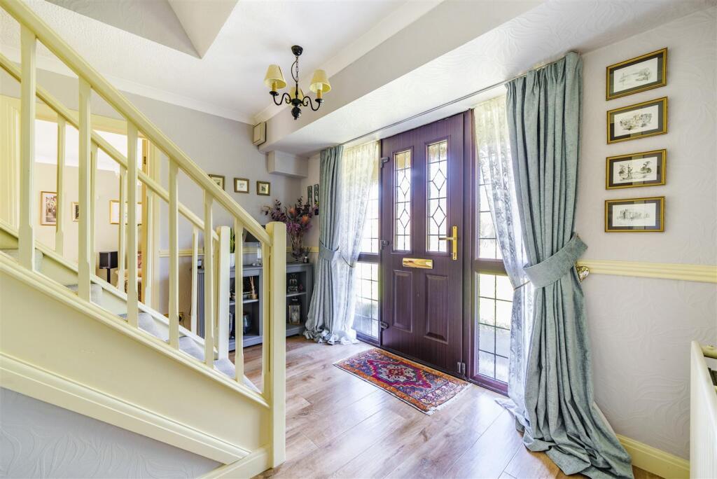 8 Dove Close, Towcester