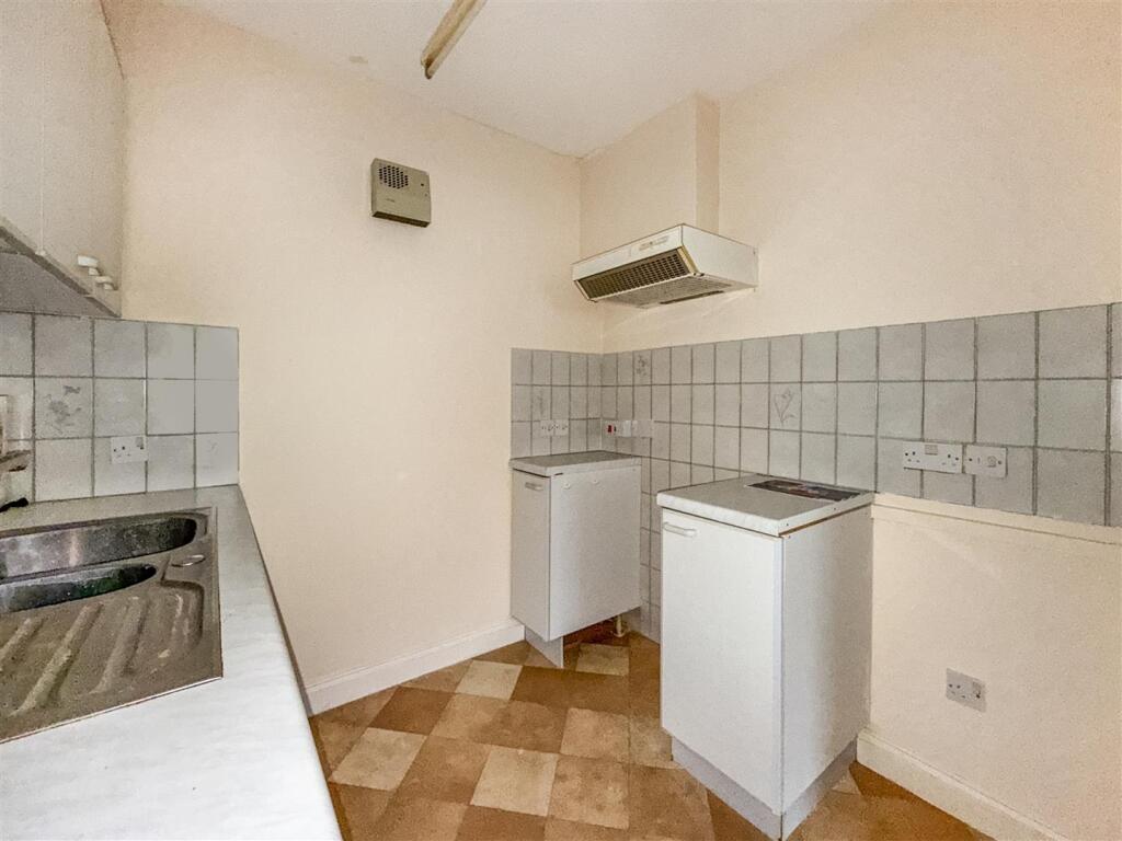 0Freehold &amp; Flat 3 Dawes Court, Fisher Street, Pai