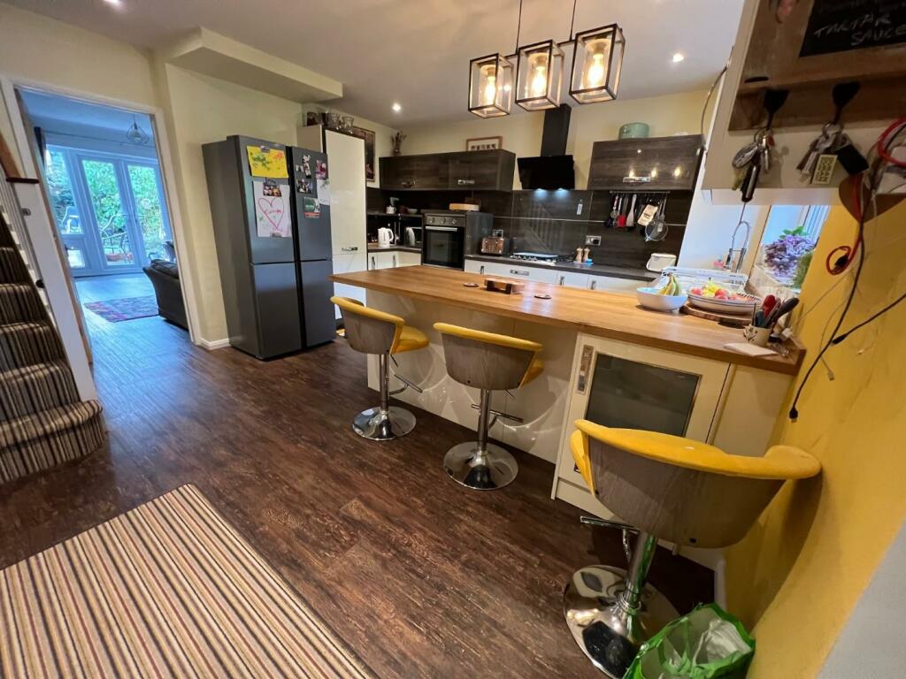 OPEN PLAN KITCHEN / BREAKFAST ROOM
