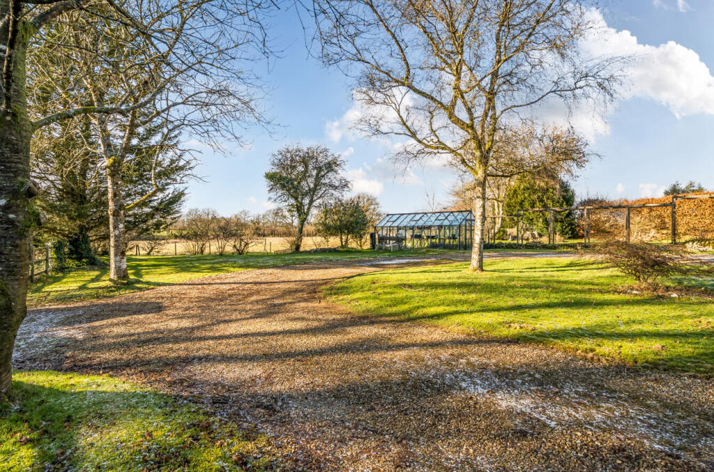 1386146-28-695d18...